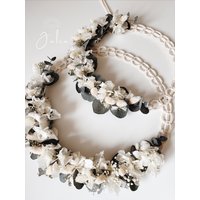 Blumenkranz Aus Trockenblumen in Naturtönen, Eukalyptus Und Makramee, Türkranz, Türschild, Türdeko, Wanddeko, Tischdeko, Geschenkidee Blumenkranz Aus Trockenblumen in Naturtönen, Eukalyptus Und Makramee, Türkranz, Türschild, Türdeko, Wanddeko, Tischdeko, Geschenkidee von madebyjuliaRa