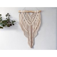 Handgeknüpfter Makramee Wandbehang "Altea" - Boho-Dekor Für Dein Zuhause Wanddeko Wandschmuck Handgeknüpfter Makramee Wandbehang "Altea" - Boho-Dekor Für Dein Zuhause Wanddeko Wandschmuck von madebyjuliaRa