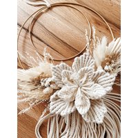 Makramee Hoop „Malie", Flower Hoop, Trockenblumen-Kranz, Türkranz, Wandbehang, Frühlingskranz, Boho Deko Makramee Hoop „Malie", Flower Hoop, Trockenblumen-Kranz, Türkranz, Wandbehang, Frühlingskranz, Boho Deko von madebyjuliaRa