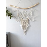 Makramee Traumfänger „Mondphasen" Xxl Im Bohostyle Für Schlafzimmer, Kinderzimmer, Babyzimmer, Wanddeko Groß Makramee Traumfänger „Mondphasen" Xxl Im Bohostyle Für Schlafzimmer, Kinderzimmer, Babyzimmer, Wanddeko Groß von madebyjuliaRa