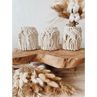 Makrameewindlicht, Makrameeblumenvase, Vase, Tischdeko, Makramee-Deko, Accessoires, Bouquet Vase/Glasvase, Kerzen/Teelichter, Boho, Makramee Makrameewindlicht, Makrameeblumenvase, Vase, Tischdeko, Makramee-Deko, Accessoires, Bouquet Vase/Glasvase, Kerzen/Teelichter, Boho, Makramee von madebyjuliaRa