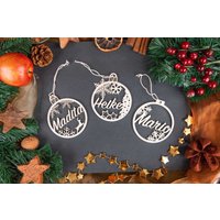 Personalisierter Christbaumschmuck Mit Namen - Perfekt Zu Weihnachten Personalisierter Christbaumschmuck Mit Namen - Perfekt Zu Weihnachten von madewithlovebymadita