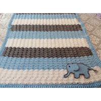 Gehäkelte Babydecke Mit Elefant Motiv Blau Weiß Und Grau Für Trage Oder Krippe Perfekt Baby Shower Geschenk Elefanten Thema Kinderzimmer Gehäkelte Babydecke Mit Elefant Motiv Blau Weiß Und Grau Für Trage Oder Krippe Perfekt Baby Shower Geschenk Elefanten Thema Kinderzimmer von madewithlovebysuzieq
