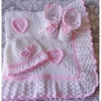 Häkeln Baby Mädchen Herz Decke Hut Und Booties Set Perfekte Baby-Dusche-Geschenk Oder Neugeborenen Take Me Home Häkeln Baby Mädchen Herz Decke Hut Und Booties Set Perfekte Baby-Dusche-Geschenk Oder Neugeborenen Take Me Home von madewithlovebysuzieq