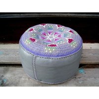 Leder Häkel Yoga Kissen Meditationskissen Sitzkissen Cushion Pouf Handarbeit Tapestry Crochet Gehäkelt Häkeln Genuine Leather Crocheted von maedeldeluxe
