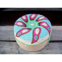 Yoga Kissen Meditationskissen Boden - Sitzkissen Cushion Pouf Handarbeit Tapestry Crochet Leder - Boden Häkel - Kunst 28cm von maedeldeluxe