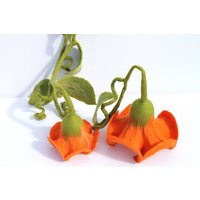 2Er Set Filz Blüten in Orange Mit Girlande Als Fensterdeko Handmade Gefilzte Dekoration Für Die Wohnung von mafiz