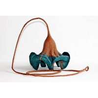 Blumen Für Das Fenster in Petroleum Färbe Sehr Edle Gefilzte Blüte Als Dekoration Die Wohnung Blumen Für Das Fenster in Petroleum Färbe Sehr Edle Gefilzte Blüte Als Dekoration Die Wohnung von mafiz