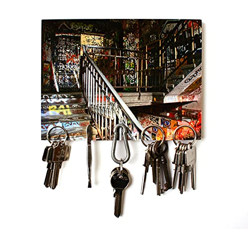 Schlüsselbrett „Tacheles Berlin“ / Geschenkidee als Geburtstagsgeschenk, Fotogeschenk, Einzugsgeschenk oder zu Weihnachten/personalisierte Geschenke / 15x20cm mit 5 Magneten von magnetPOK