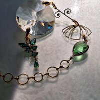 Fensterschmuck Kristall Gold Grün Sonnenfänger Mit Schmetterling Wunschlänge Sf-G-7 Fensterschmuck Kristall Gold Grün Sonnenfänger Mit Schmetterling Wunschlänge Sf-G-7 von mahuDesign