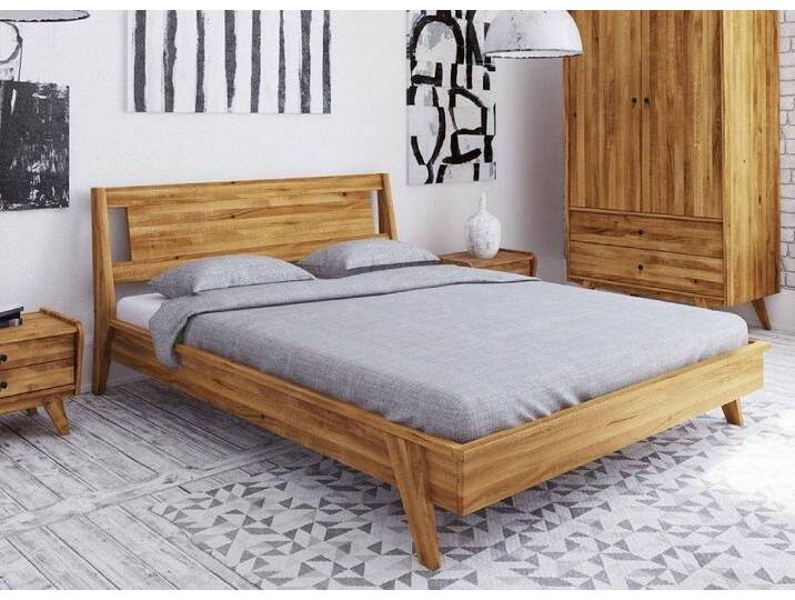 Bett 'Villanders' 180x200cm Wildeiche massiv Kopfteil Holz von main-möbel
