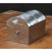 Gebogene Metallbox R1483 Gebogene Metallbox R1483 von malleencoin