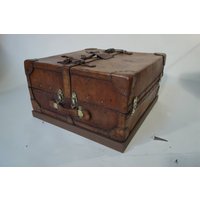 R1683-stamm-Leder-Couchtisch R1683-stamm-Leder-Couchtisch von malleencoin