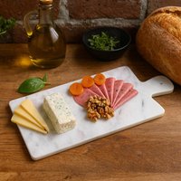 Servierbrett Aus Flieder-Marmor Elegantes Käse - & Charcuterie-Tablett von marbletablesandmore
