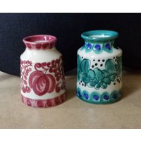 Ein Paar Allgäuer Keramik, Altstädten, Bavaria Handbemalte Vasen Aus Den 1960/70Er Jahren, Tolle Farben Mit "Folk' Blumendekor-Glasur Wgp von marcelrecords