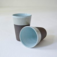 Becher Mit Rillen, Innen Türkis Glasiert von marieskeramikshop