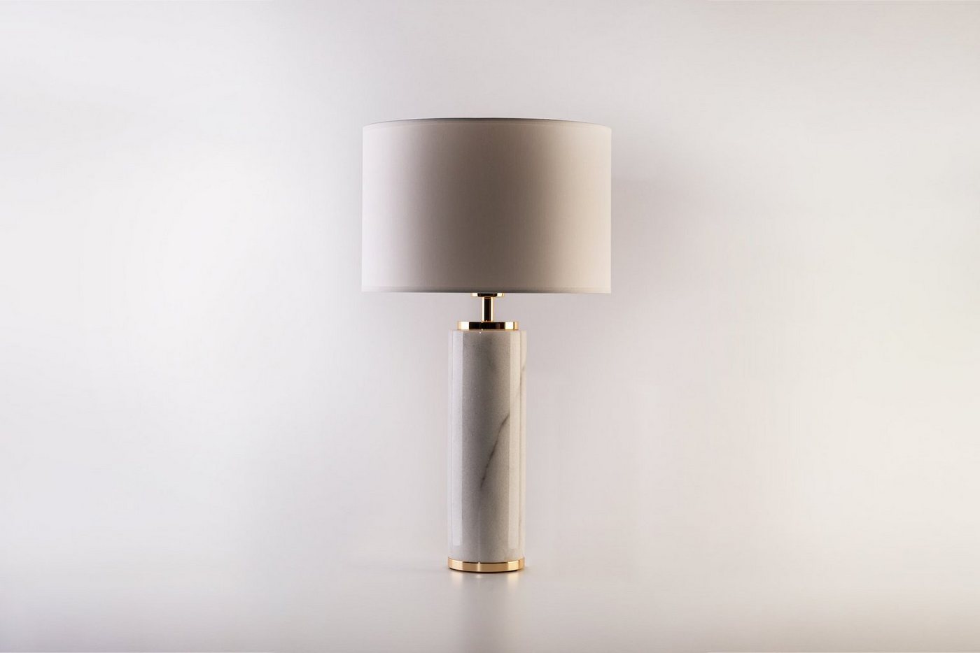 marmortrend Sehnsucht nach Einzigartigkeit Nachttischlampe marmortrend Eleganz Tischlampe von marmortrend Sehnsucht nach Einzigartigkeit