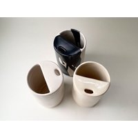 Handgefertigte Keramik To Go Cup Satin Oder Glänzende Tasse Mit Strohhalm | Smoothie-Tasse Deckellose Schnabeltasse & Reisebecher Zero Waste von martinapalacios