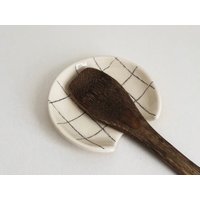Handgemachte Keramik Löffel Ablage - Kariertes Gitter Küche Accessoires von martinapalacios