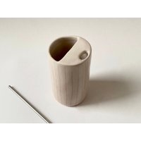Handgemachte To Go Becher Gestreifte Farbe Wählen Keramik Tasse Mit Strohhalm | Smoothie-Tasse Deckellose Schnabeltasse & Reisebecher Zero Waste von martinapalacios