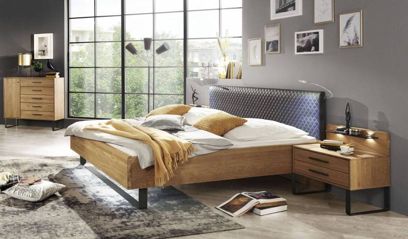Bett Turin aus Eiche mit Polsterkopfteil Bett Turin aus Eiche mit Polsterkopfteil von massive-naturmoebel