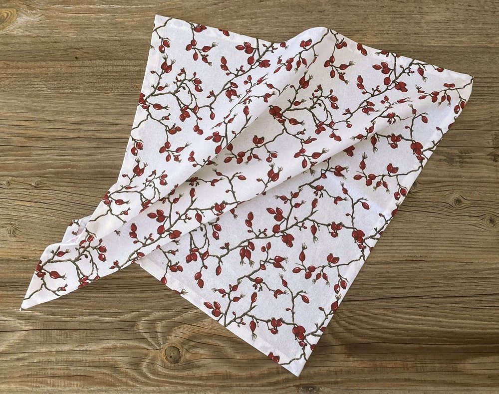 matches21 HOME & HOBBY Platzset Stoffserviette LOTTA Hagebutten weinrot 45x45 cm Landhaus, (1-St) von matches21 HOME & HOBBY
