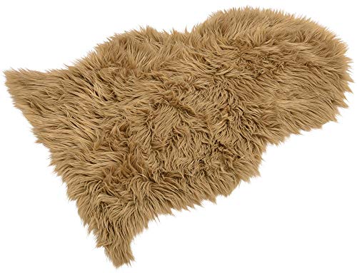 matches21 Flauschig weiches Kunstfell Dekofell hochwertiges Schaffell-Imitat gemütlicher Fellteppich Teppich langflorig Fellimitat 90x60 Farbe braun von matches21 HOME & HOBBY