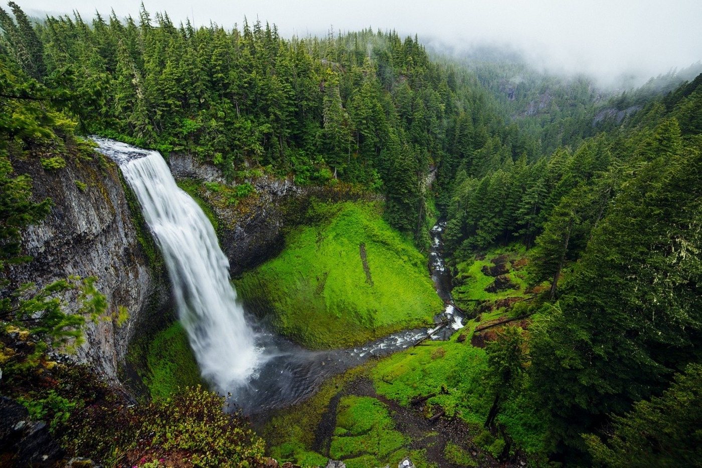 meberg Fototapete, Wasserfall, Fototapete Ausblick Wasserfall Wandbild Vliestapete Motiv 200x300 cm Wald Natur von meberg