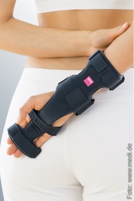 medi CTS Handgelenkorthese mit Fingerauflage I mit effektiver Ruhigstellung I Schwarz Unisex in der Größe II von medi