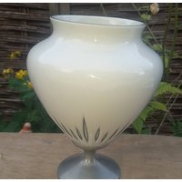 Sgrafo Modern Vase Auf Fuss Ritzdekor Sgrafo Modern Vase Auf Fuss Ritzdekor von meindesign