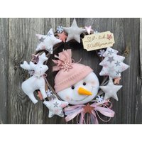 Türkranz Schneemann Weihnachten Sterne Handarbeit Genäht Deko Christmas Wandkranz Geschenk Winter Rosa Mit Lichterkette Türkranz Schneemann Weihnachten Sterne Handarbeit Genäht Deko Christmas Wandkranz Geschenk Winter Rosa Mit Lichterkette von meinrosarot