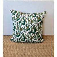 Kissen Mit Lulies Wallace Juni Stoff von meredithkdesign