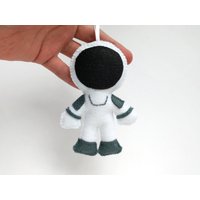 Astronaut Im Spacex Raumanzug Filz Ornament, Christbaumschmuck, Urlaubsdekoration Astronaut Im Spacex Raumanzug Filz Ornament, Christbaumschmuck, Urlaubsdekoration von messagefromspace