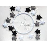 Filz Stern Baby Mobile Schwarz, Weiss & Grau Filz Stern Baby Mobile Schwarz, Weiss & Grau von messagefromspace