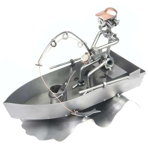 metalman24 Schraubenmännchen Angler Boot - Handarbeit Geschenkidee Metallfigur Metallmännchen Stahlfigur Schraubenmännle - Deko für Büro & Zuhause metalman24 Schraubenmännchen Angler Boot - Handarbeit Geschenkidee Metallfigur Metallmännchen Stahlfigur Schraubenmännle - Deko für Büro & Zuhause von metalman24