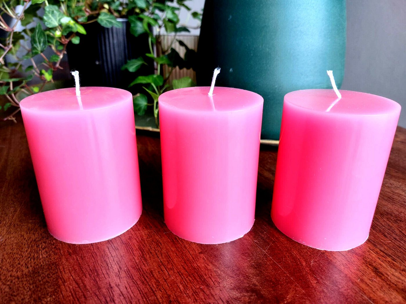meytrade Stumpenkerze Trend Stumpenkerze modern in edel pink rosa Kerzen (3er Set), Sommerdeko Trendkerzen mit langer Brenndauer ca. 33 Stunden von meytrade