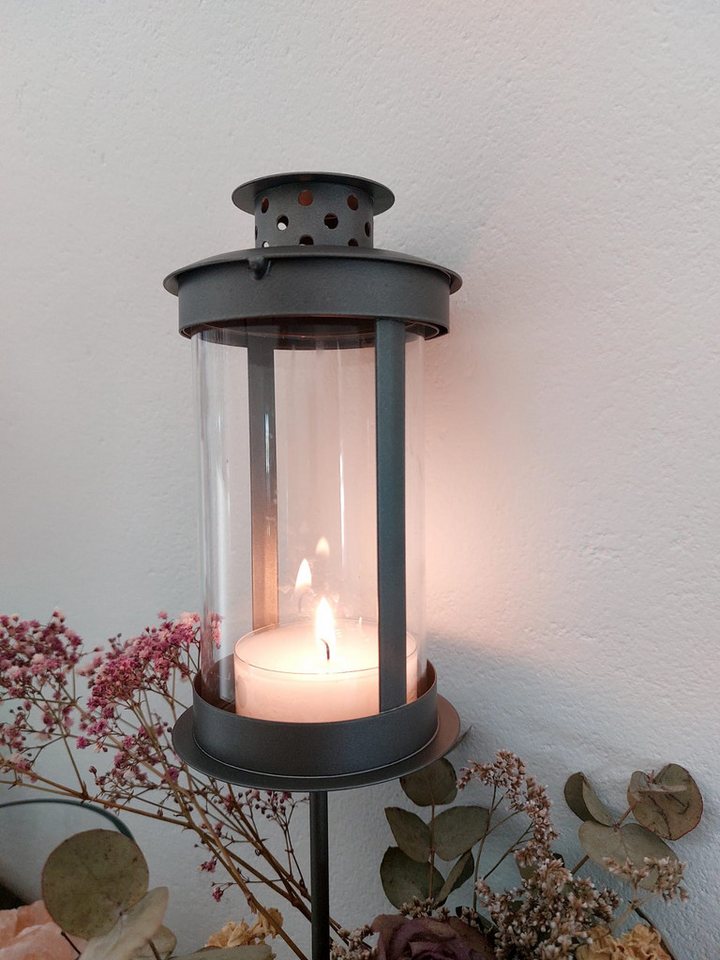 meytrade Kerzenlaterne Laterne mit Erdspieß für Garten, Balkon, Terrasse, Grabdeko (4 teilig inkl. Zündhölzer), windfeste, stabile Laterne für Kerzen oder Lichterketten von meytrade