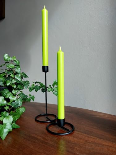 meytrade Tafelkerzen 2er Set 25cm hoch neon grün kiwi Stabkerzen Trendkerzen durchgefärbt Tischdeko lange Brenndauer ca. 9 Stunden, Stab002 von meytrade