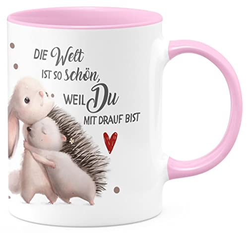 Mikalino Keramik Tasse Die Welt ist so schön, weil Du mit drauf bist Hase und Igel - handbedruckt in Deutschland | Kaffee Becher Kaffeetasse Geschenk, Farbe:rosa, Grösse:330ml von miKalino