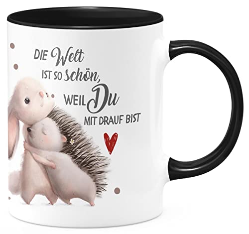 Mikalino Keramik Tasse Die Welt ist so schön, weil Du mit drauf bist Hase und Igel - handbedruckt in Deutschland | Kaffee Becher Kaffeetasse Geschenk, Farbe:schwarz, Grösse:330ml von miKalino