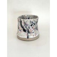 Handgemachter Keramikbecher, Weißer Keramikbecher Mit Bunten Klecksen, Großer Kaffeebecher, Besonderer Oberfläche von miakkeramik