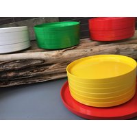Heller Massimo Vignelli 1970Er Jahre Stapelbares Geschirr + Serviertablett Set Mid Century Melamin Melmac Picknickplatz Aus 25 Teilen von mightyMODERN