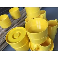 Heller Massimo Vignelli 1970Er Stacking Essgeschirr Teller + Becher Schüsseln Eiskübel Set Mid Century Melamin Melmac Picknick Lot Von 35 von mightyMODERN