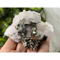 Manganocalcit Fluoreszierender Pyrit Madan Bulgarien Natürliche Kristallmineralien Mustercluster Souvenirs von migiminerals