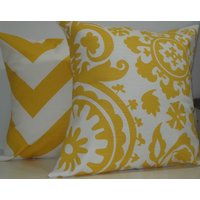 Zwei Neue 18 X cm Designer Handgefertigte Kopfkissenbezug in Gelb Zwei Neue 18 X cm Designer Handgefertigte Kopfkissenbezug in Gelb von milkandcookiesCanada