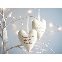 Personalisierte Bestickte Hängende Herz-Weihnachtsbaum-Dekoration - Babys Erstes Weihnachtsgeschenk 1. Weihnachten Als Mr & Mrs Christmas At The von millyandpip