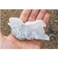 Klarer Chalcedon Trommelstein Mit Quarz | Montana von mineralmercantile