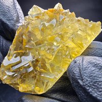 Klare Honey Pocket Phantom Fluorit Würfel Stufe Gelb Okorusu Namibia 433210mm von mineralodo