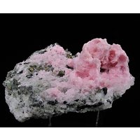 Eine Atemberaubende Mineralstufe Von Rhodochrosit, Sphalerit-Marmatit Und Chalcopyrit Eine Atemberaubende Mineralstufe Von Rhodochrosit, Sphalerit-Marmatit Und Chalcopyrit von mineraluniverse