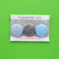 Magnet-Set Recycled Junk Mail 1 "Runde Magnete Magnet-Set Recycled Junk Mail 1 "Runde Magnete von minorthread